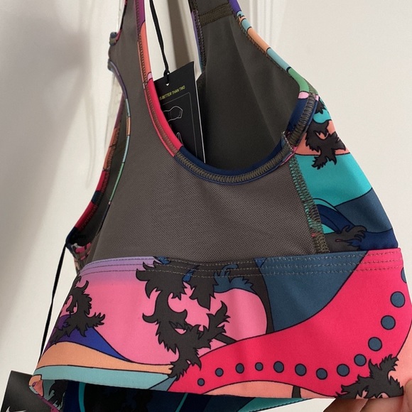 NWT Slim Fit Nike Swoosh Bra, XS - Picture 4 of 8